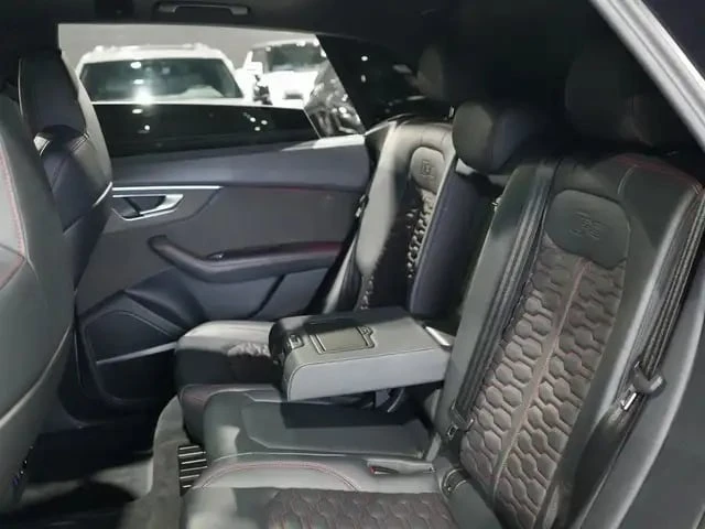 Audi RSQ8 * PANO* 360CAM* Bang&Olufsen * ХЕД ЪП, снимка 15 - Автомобили и джипове - 53225149