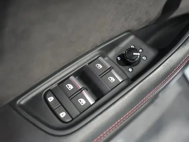 Audi RSQ8 * PANO* 360CAM* Bang&Olufsen * ХЕД ЪП, снимка 12 - Автомобили и джипове - 53225149