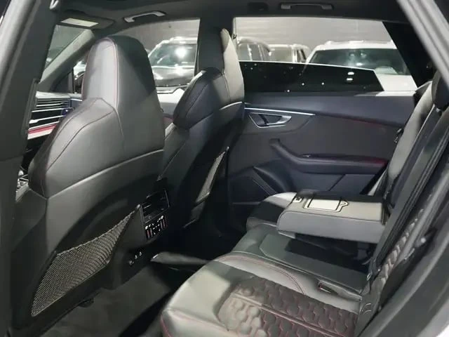Audi RSQ8 * PANO* 360CAM* Bang&Olufsen * ХЕД ЪП, снимка 11 - Автомобили и джипове - 53225149