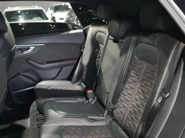 Audi RSQ8 * PANO* 360CAM* Bang&Olufsen * ХЕД ЪП, снимка 14 - Автомобили и джипове - 53225149