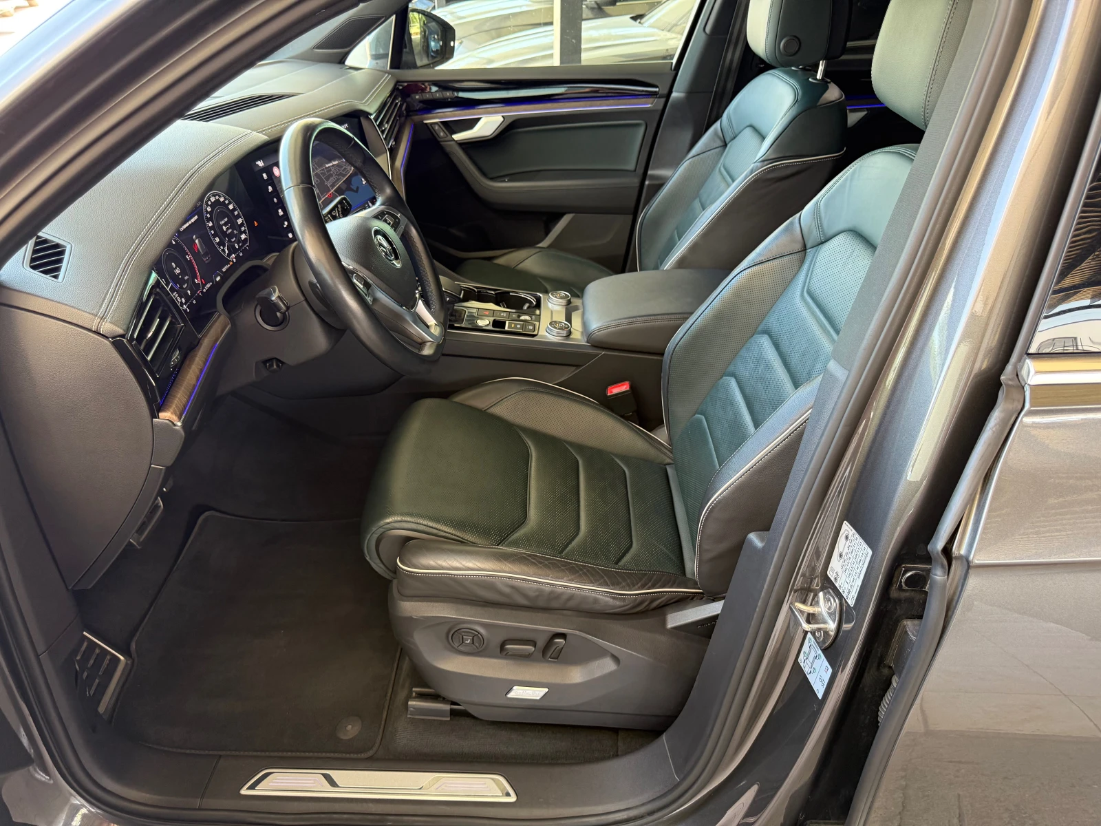 VW Touareg 4.0TDI V8 R-LINE  - изображение 9