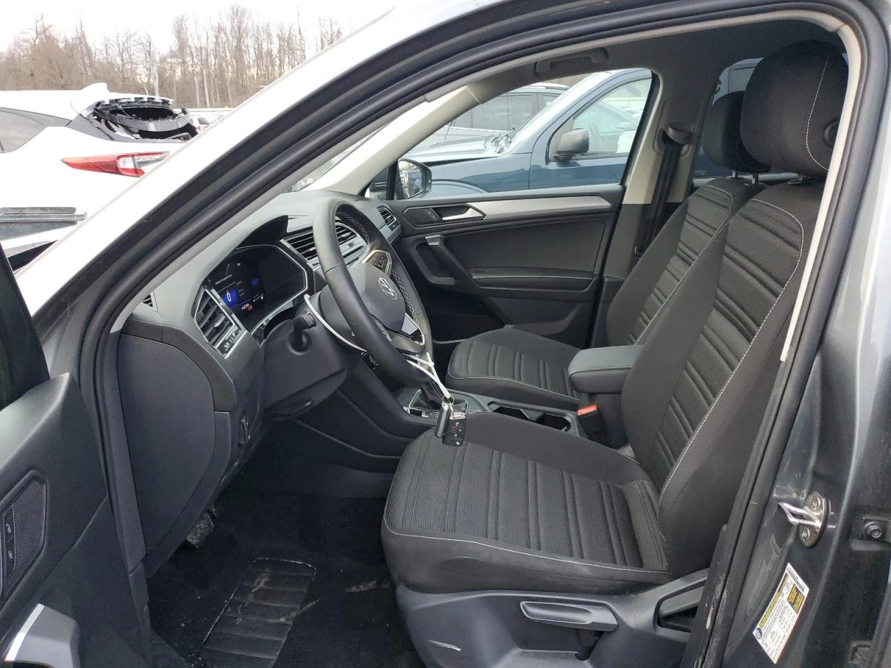 VW Tiguan R-Line / Apple CarPlay / Keyless /  . / | Mobile.bg   7