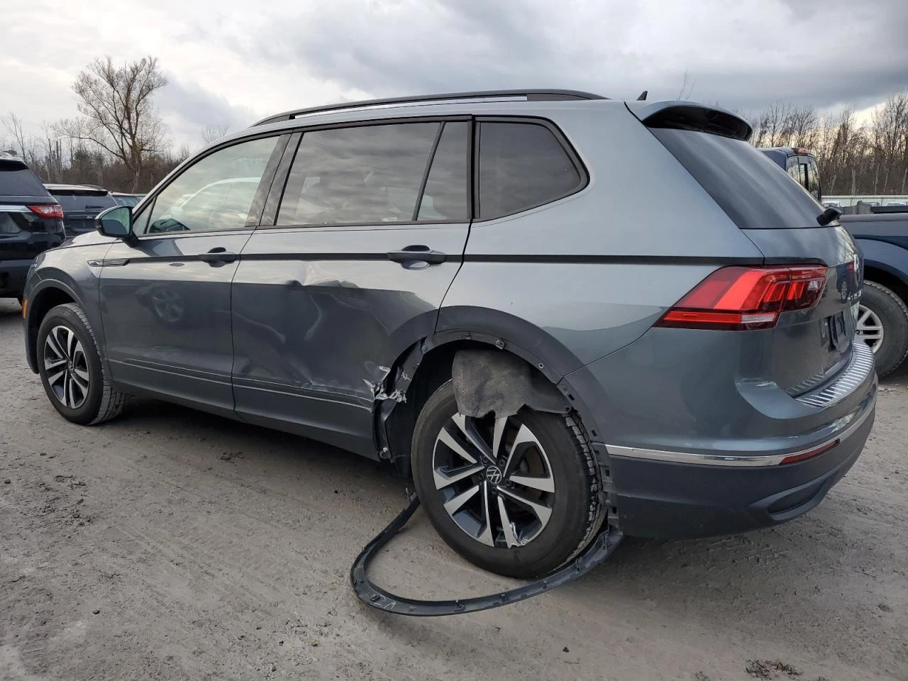 VW Tiguan R-Line / Apple CarPlay / Keyless /  . / | Mobile.bg   2