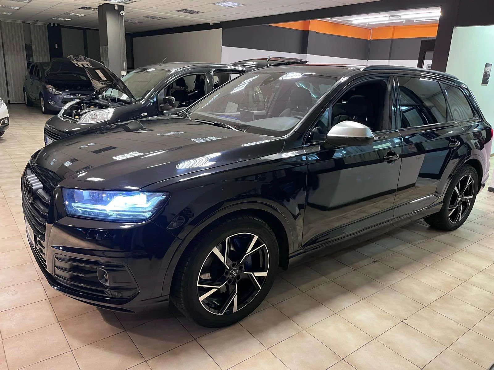 Audi SQ7, снимка 8 - Автомобили и джипове - 53905885