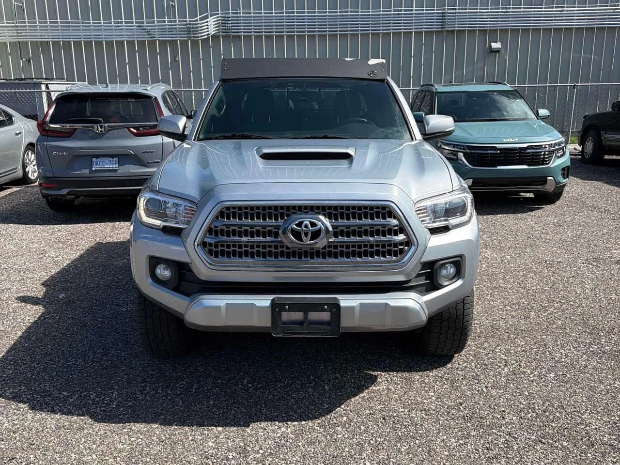 Toyota Tacoma | 4WD Double Cab V6 | CARFAX , снимка 2 - Автомобили и джипове - 54424037