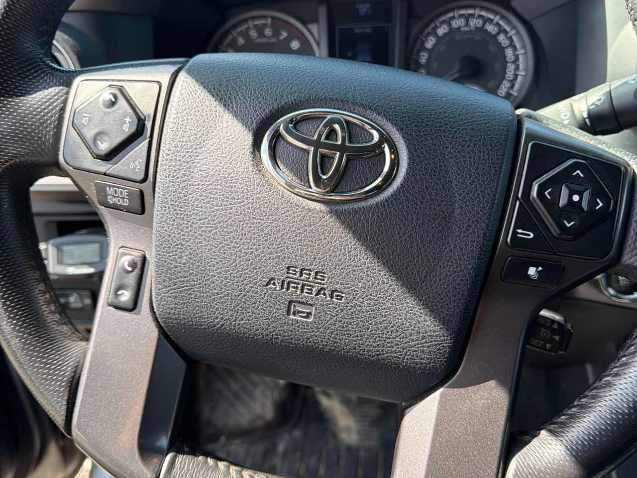 Toyota Tacoma | 4WD Double Cab V6 | CARFAX , снимка 7 - Автомобили и джипове - 54424037