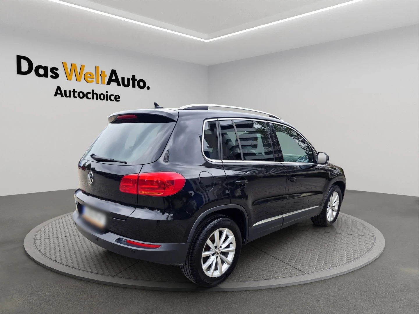 VW Tiguan, снимка 2 - Автомобили и джипове - 55661233