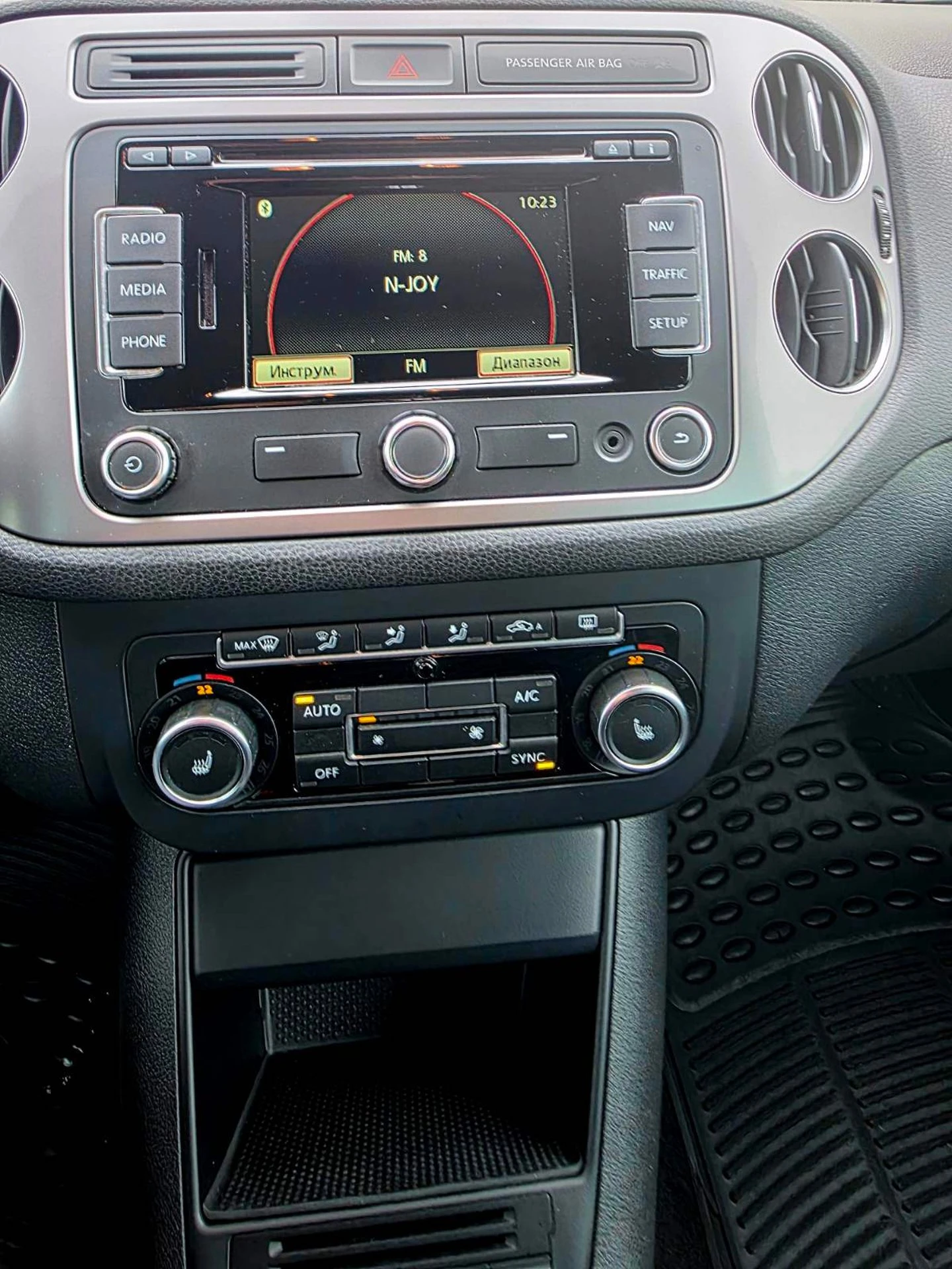 VW Tiguan, снимка 9 - Автомобили и джипове - 55661233