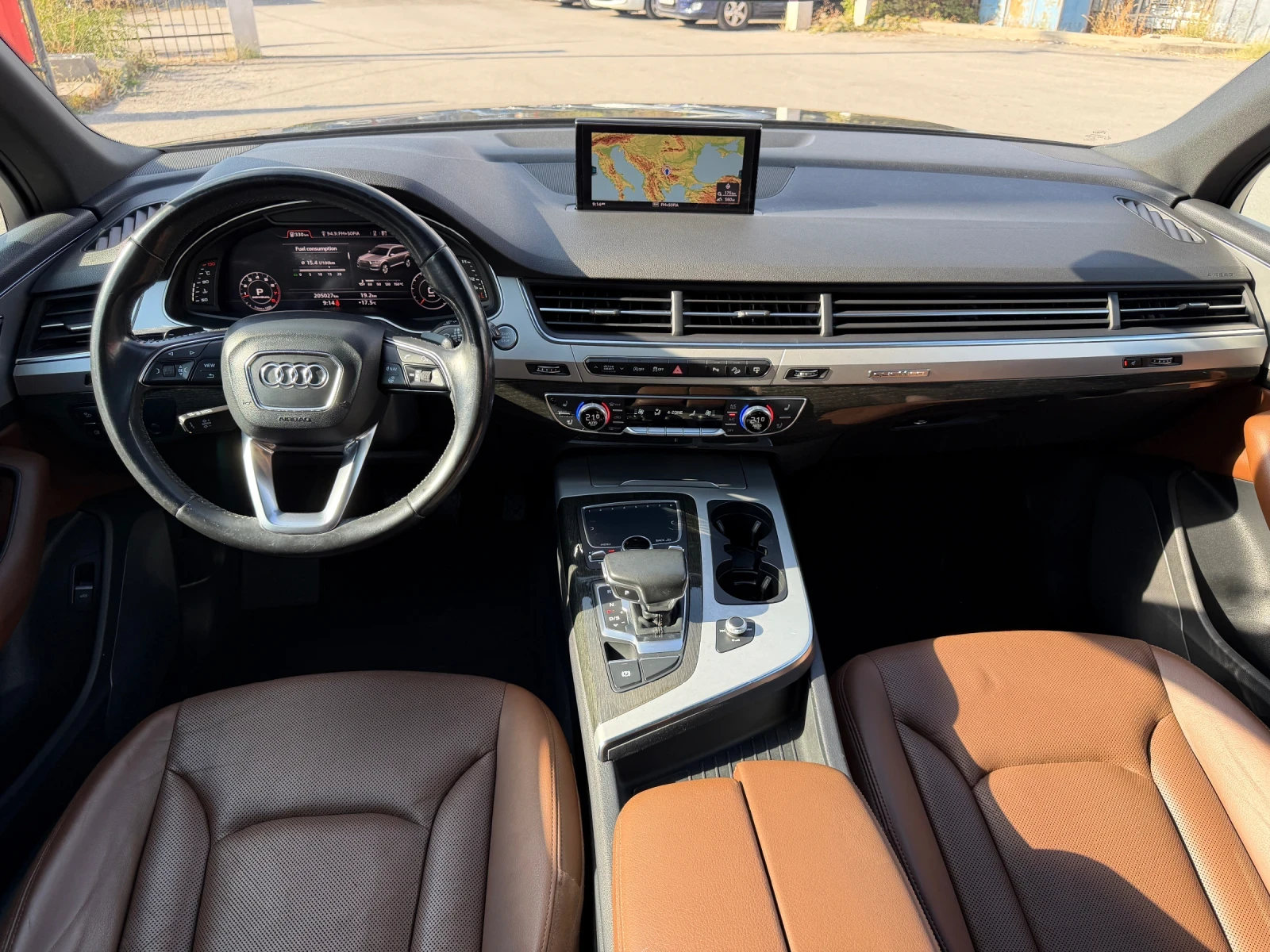 Audi Q7 3.0T TFSI / Обдухване / Панорама / 7 места, снимка 11 - Автомобили и джипове - 56199383