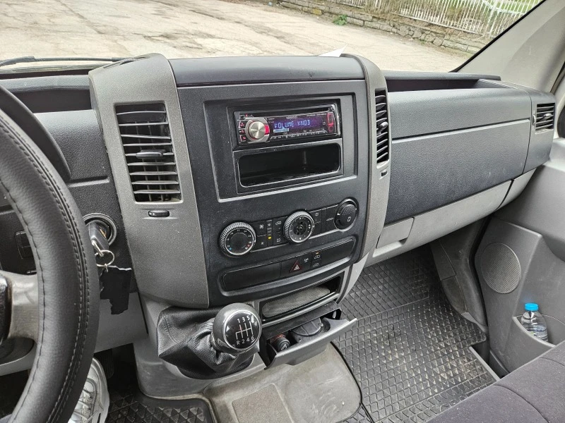 VW Crafter 2.0 Климатик, снимка 11 - Бусове и автобуси - 45730422