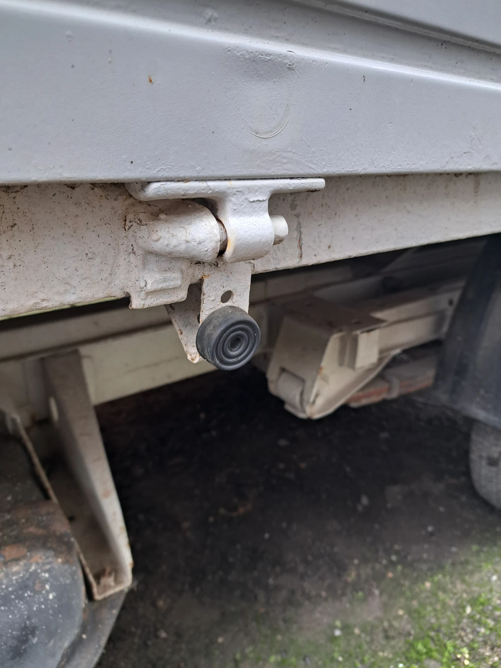 Mercedes-Benz 310 2.9 D - изображение 2