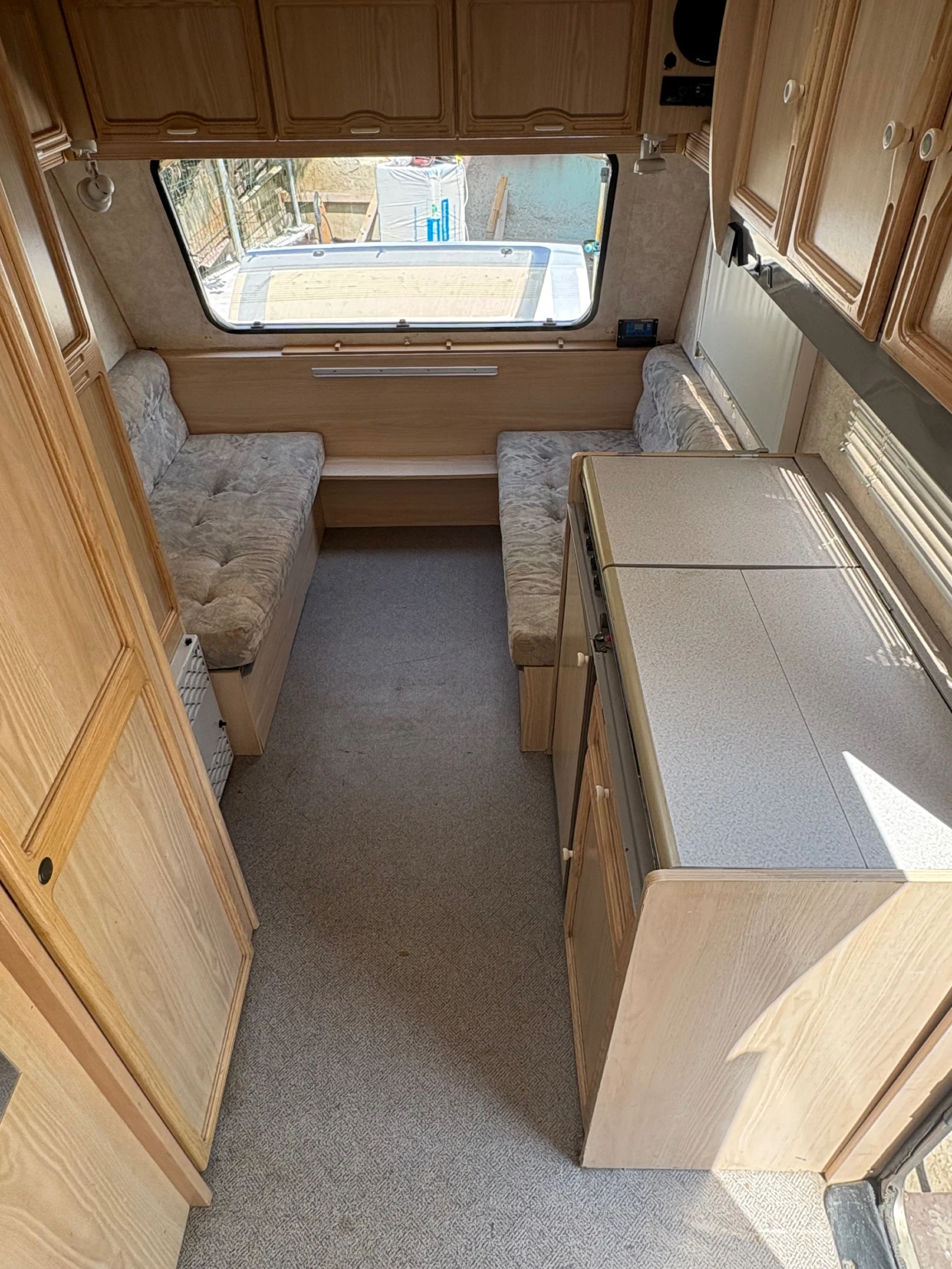 Каравана Caravelair Bamba 375 luxe, снимка 14 - Каравани и кемпери - 54443938