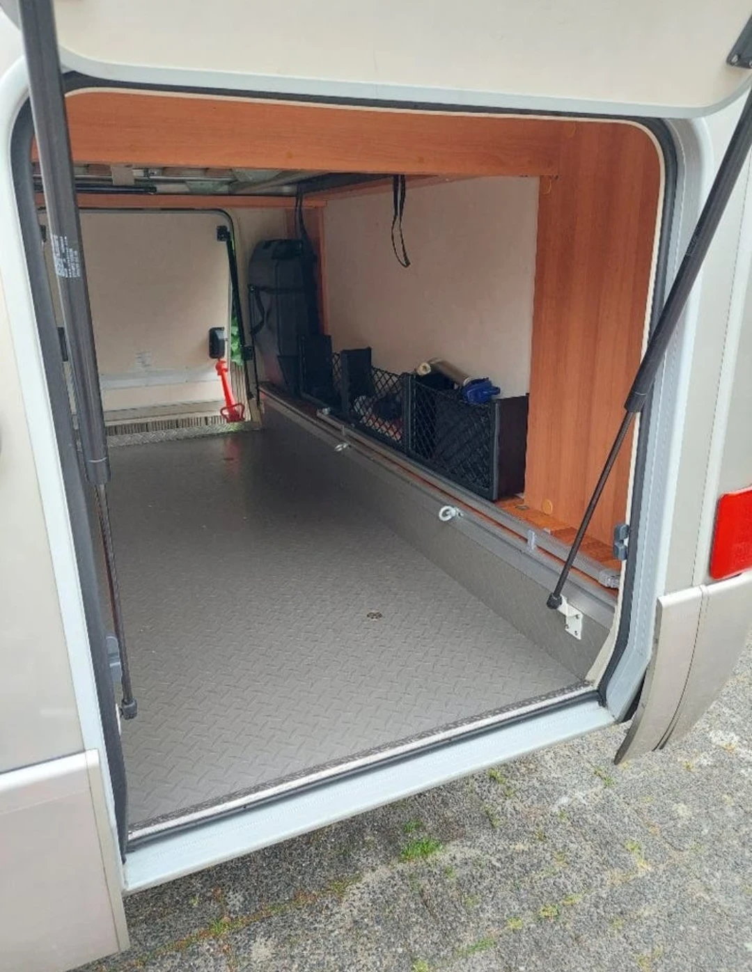 Кемпер HYMER / ERIBA Hymer Tramp 698 CL Exclusive Line, снимка 13 - Каравани и кемпери - 55153069