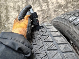 Гуми Зимни 235/65R17, снимка 3