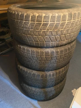 Гуми Зимни 275/45R20, снимка 1 - Гуми и джанти - 48997360