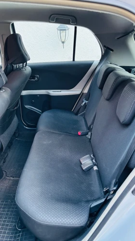 Toyota Yaris 1.4 D4D СЕРВИЗНА ИСТОРИЯ, снимка 11