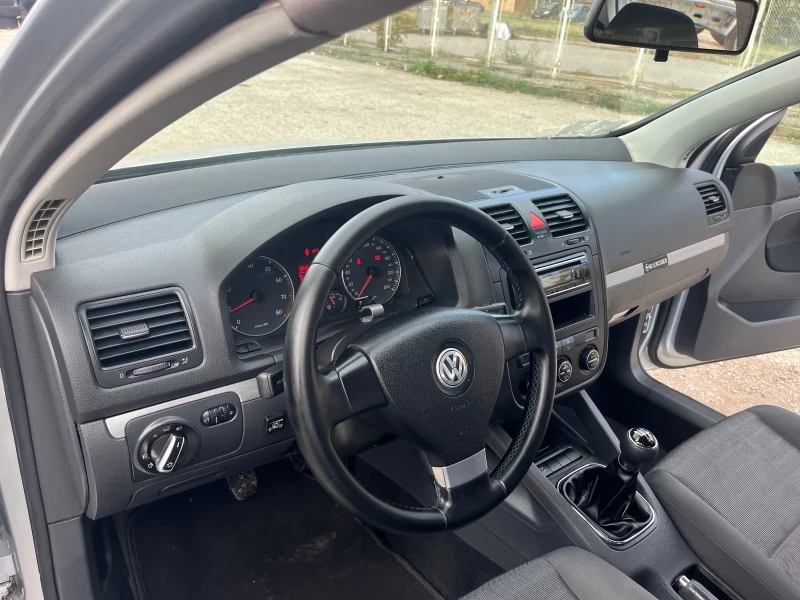 VW Golf 1.6i GAS, снимка 8 - Автомобили и джипове - 47451875