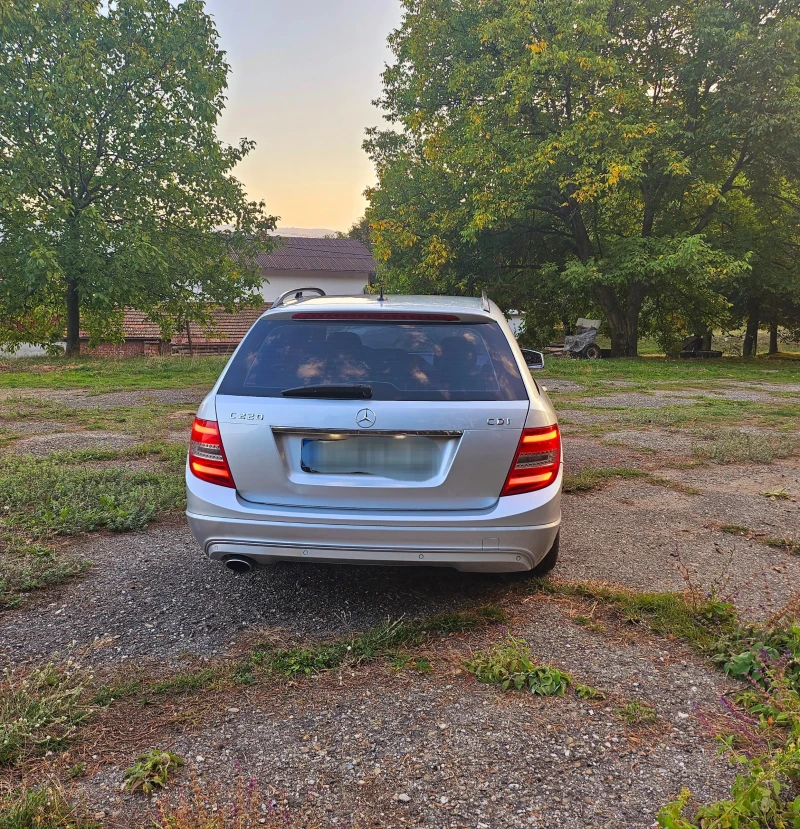 Mercedes-Benz C 220, снимка 8 - Автомобили и джипове - 47935772