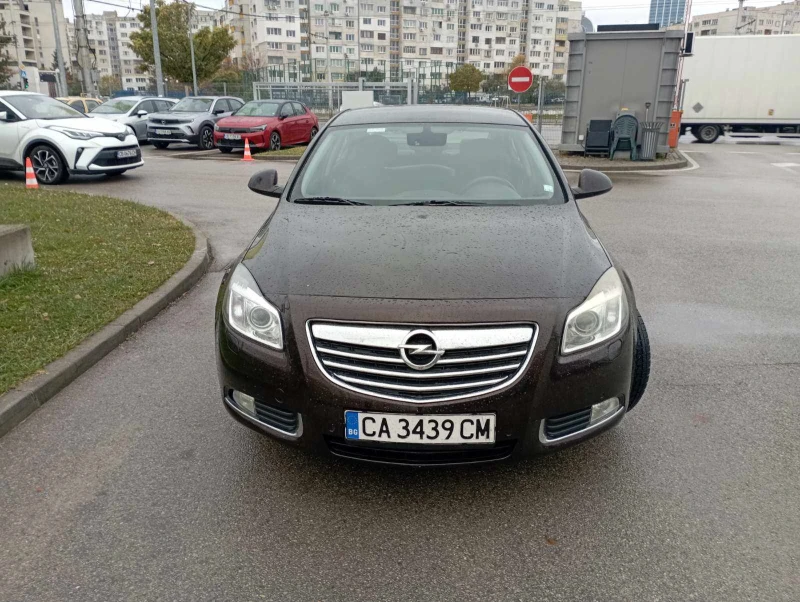 Opel Insignia 1.8, снимка 1 - Автомобили и джипове - 48282679