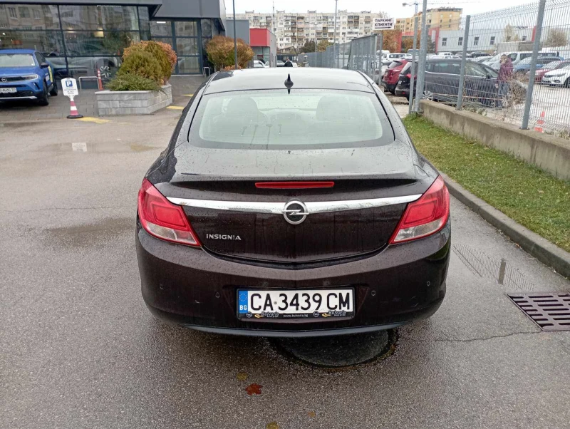 Opel Insignia 1.8, снимка 2 - Автомобили и джипове - 48282679