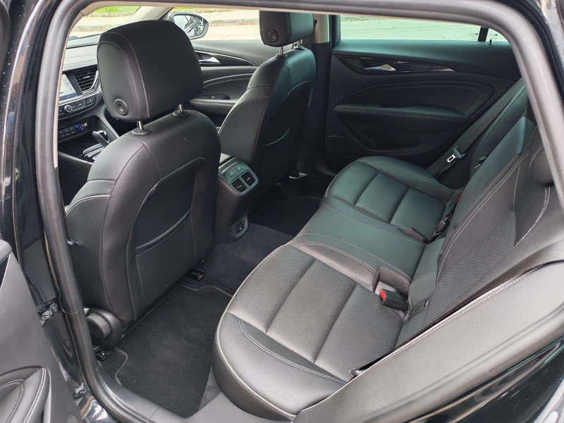 Opel Insignia, снимка 10 - Автомобили и джипове - 52526500