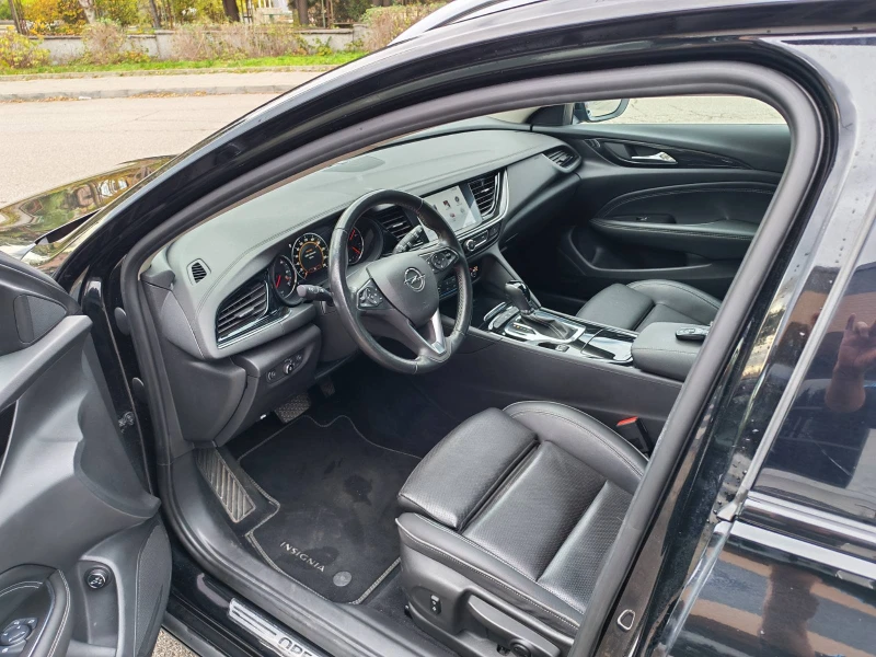 Opel Insignia, снимка 8 - Автомобили и джипове - 52526500