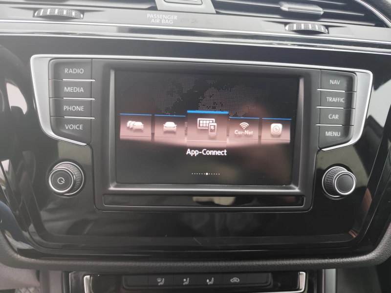 VW Touran 1.6TDi* 7 MECTA* EURO6B* NAVI* , снимка 10 - Автомобили и джипове - 52575045