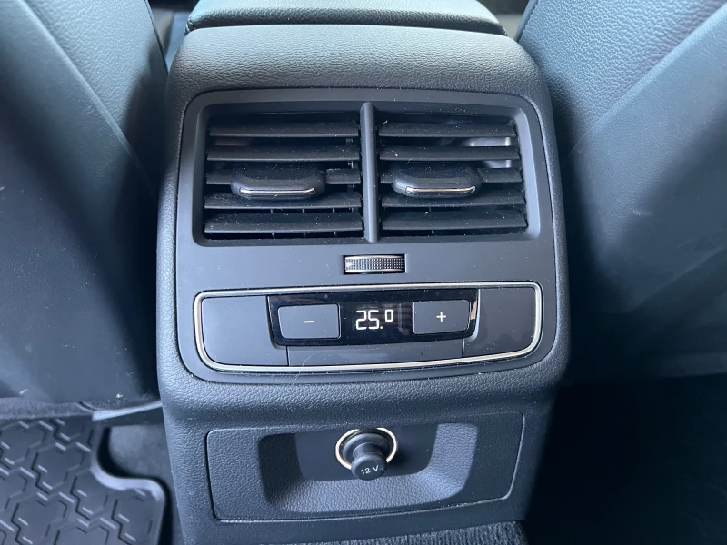 Audi A4 Allroad 3.0TDI Panorama* Distronic* Pamet, снимка 13 - Автомобили и джипове - 52884999