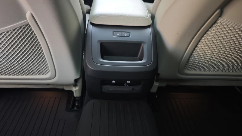 Volvo V60 Cross Country 2.0 D3 AWD AUT Panorama harman/kardon, снимка 16 - Автомобили и джипове - 53374926