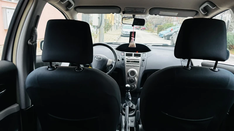 Toyota Yaris 1.4 D4D, снимка 11 - Автомобили и джипове - 53501798