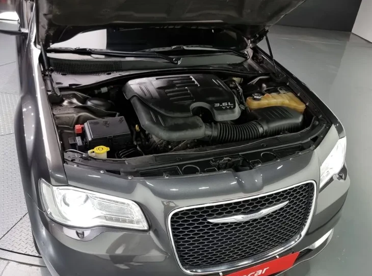 Chrysler 300c 3.6 - изображение 6