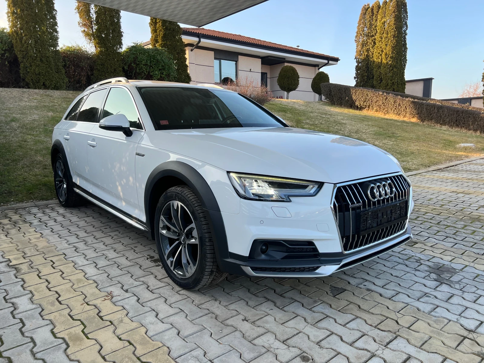 Audi A4 Allroad 3.0TDI Panorama* Distronic* Pamet, снимка 1