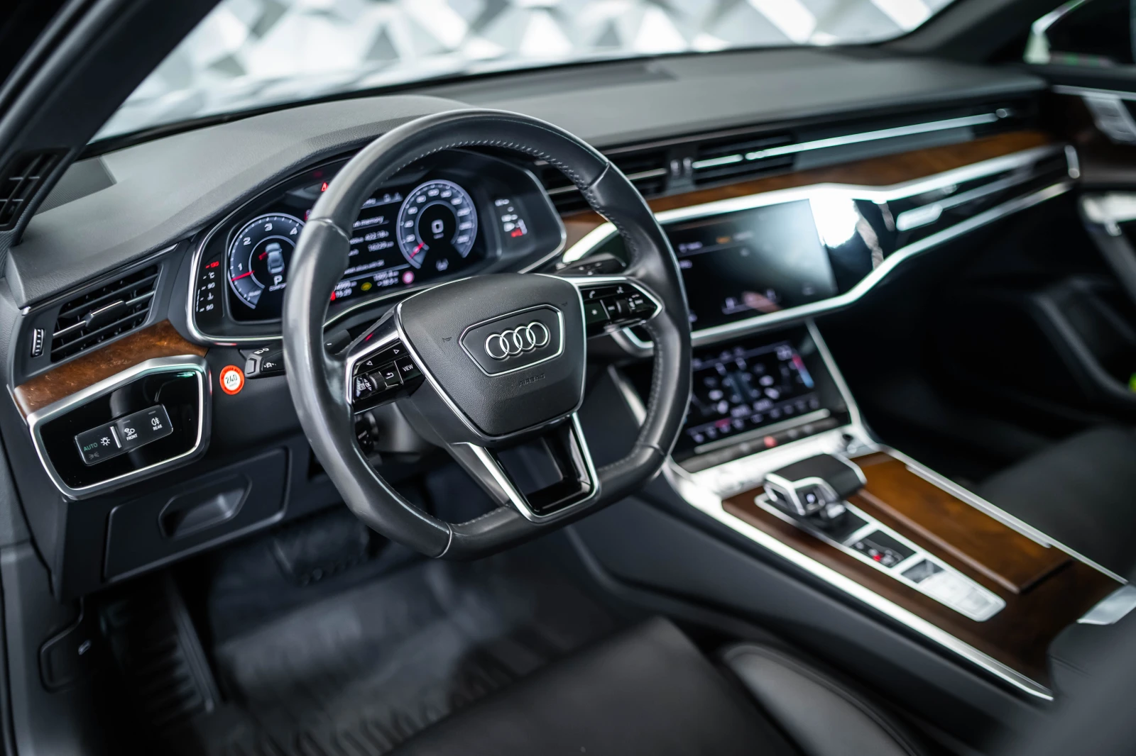 Audi A6 Quattro 50 TDI* Pano* Matrix* Camera - изображение 8