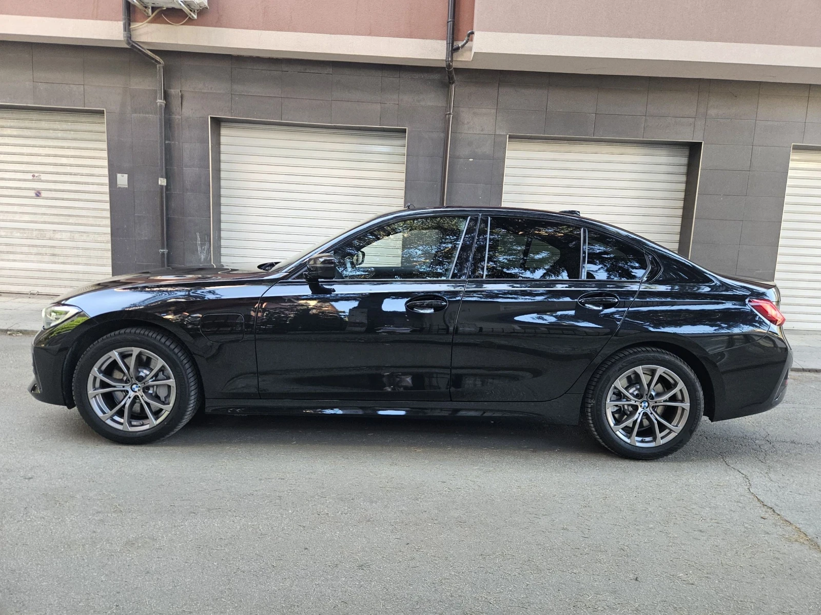 BMW 330 e M Sport Line - изображение 4