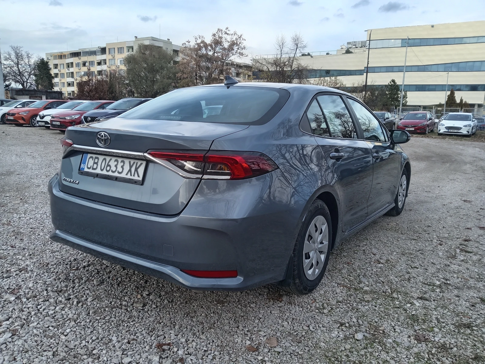 Toyota Corolla 1.5i Гаранционна - изображение 3
