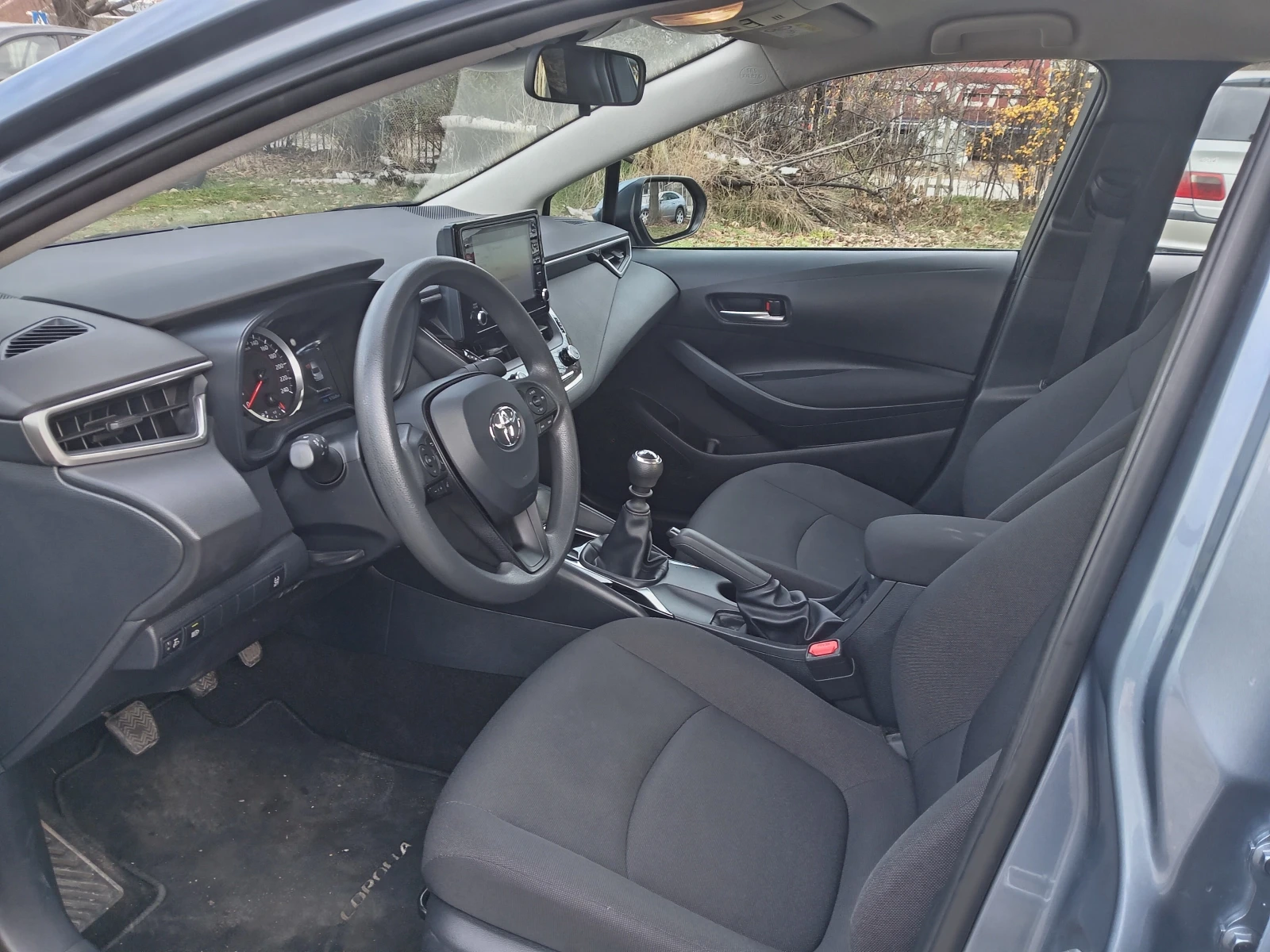 Toyota Corolla 1.5i Гаранционна - изображение 7