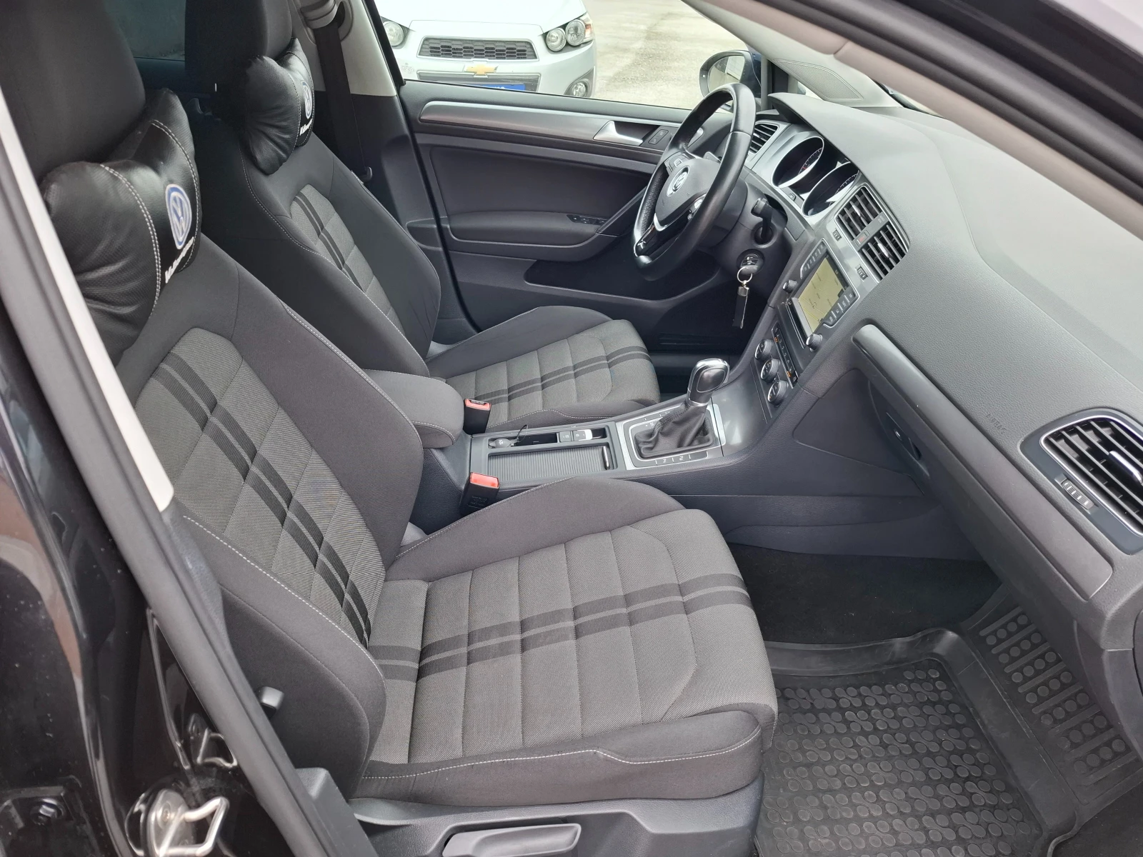 VW Golf 1.6 TDI AVTOMAT NAVI | Mobile.bg � ����������� 10