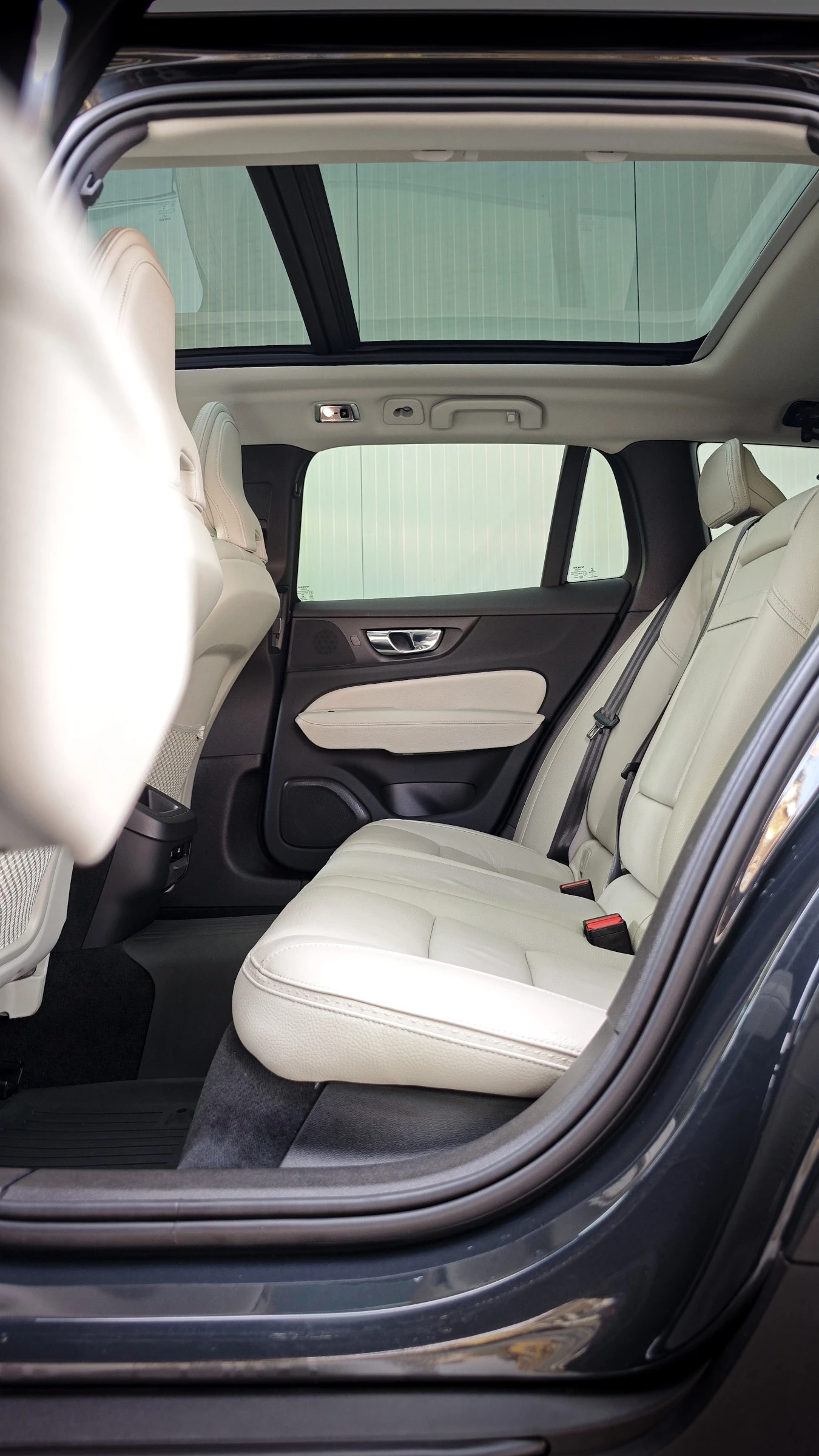 Volvo V60 Cross Country 2.0 D3 AWD AUT Panorama harman/kardon - изображение 9