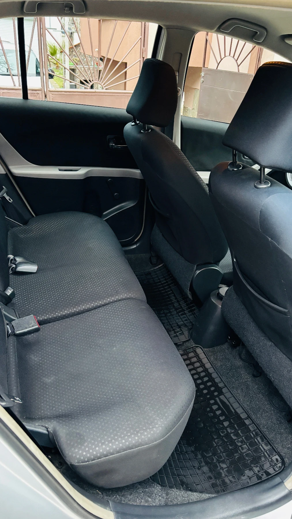 Toyota Yaris 1.4 D4D, снимка 15 - Автомобили и джипове - 53501798