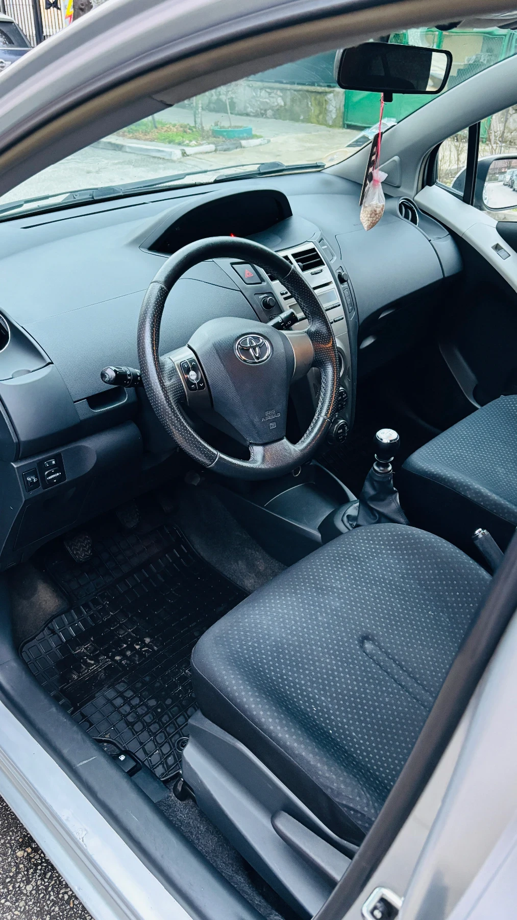 Toyota Yaris 1.4 D4D - изображение 8