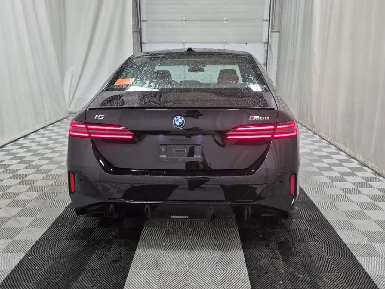 BMW i5 M60 XDRIVE * ОБДУХВАНЕ* 360* ПАНО* CARFAX *  - изображение 4