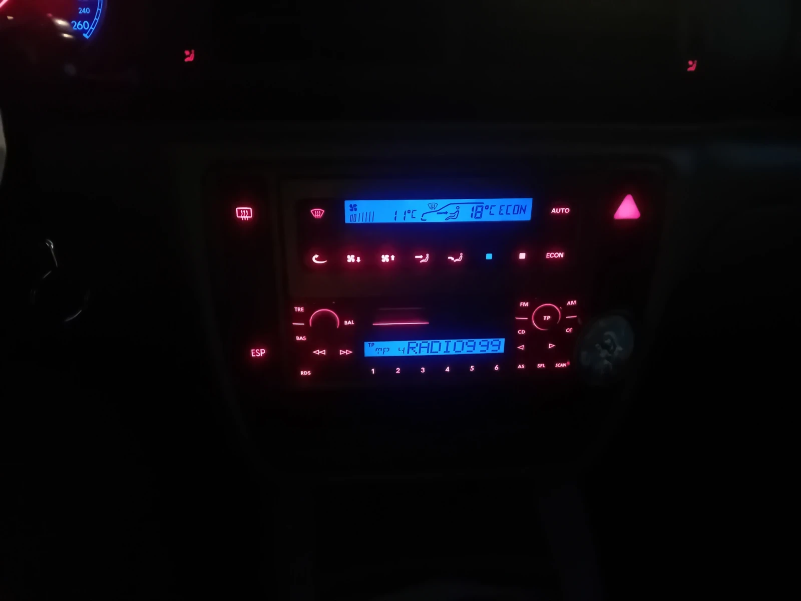 VW Passat, снимка 14 - Автомобили и джипове - 53736494