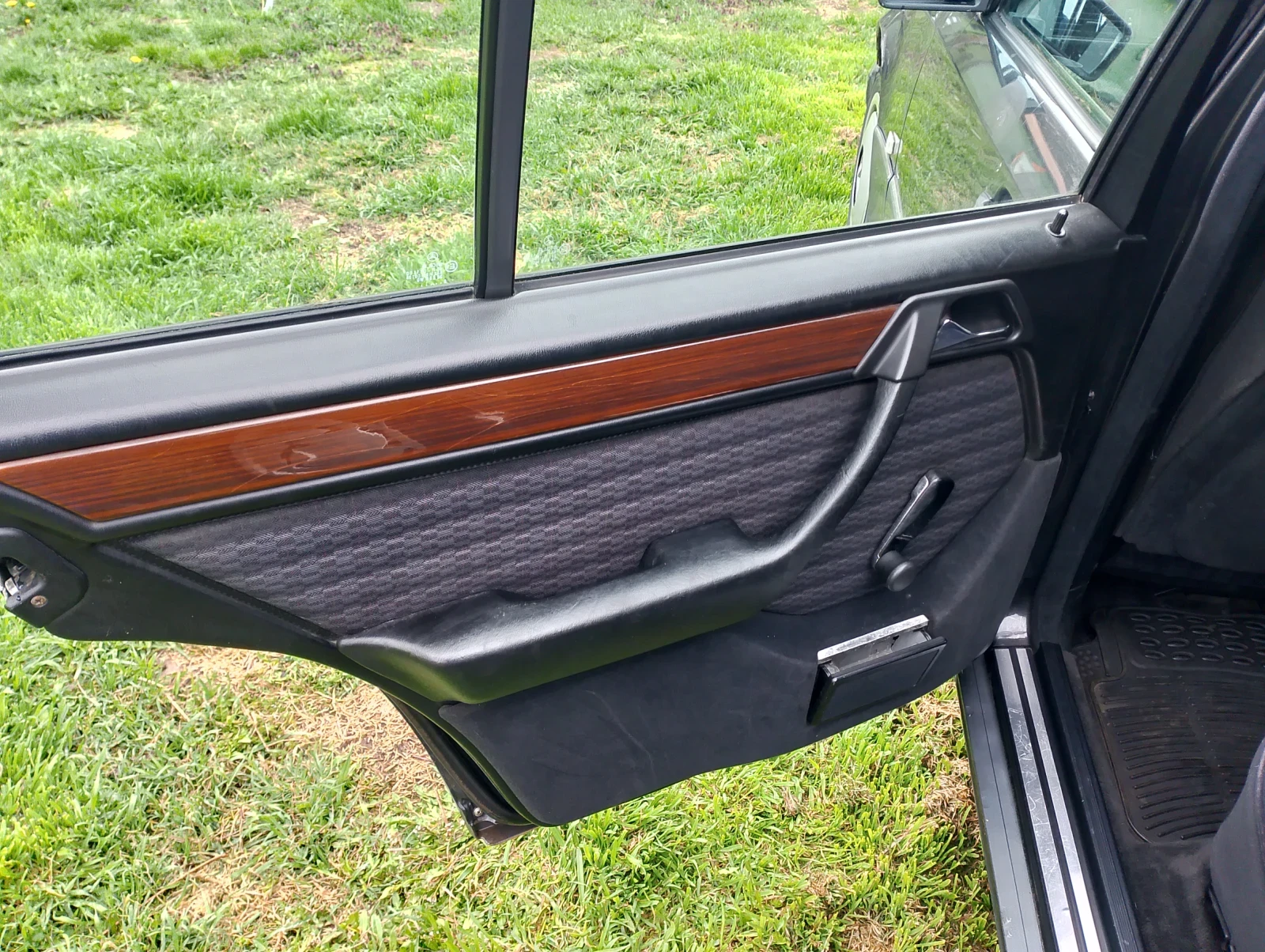 Mercedes-Benz 124 200TE, снимка 6 - Автомобили и джипове - 54032097