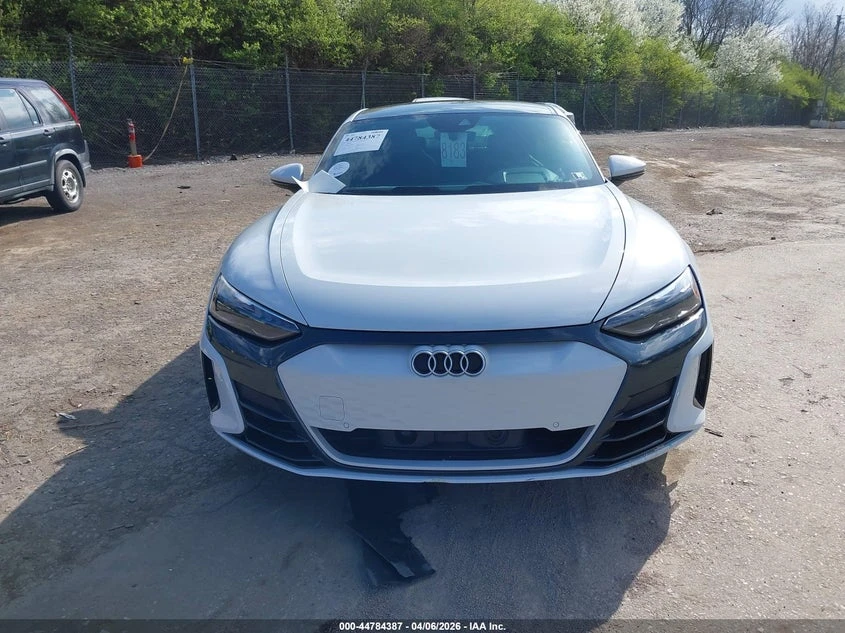 Audi E-Tron GT Premium Plus Quattro, снимка 13 - Автомобили и джипове - 54503506