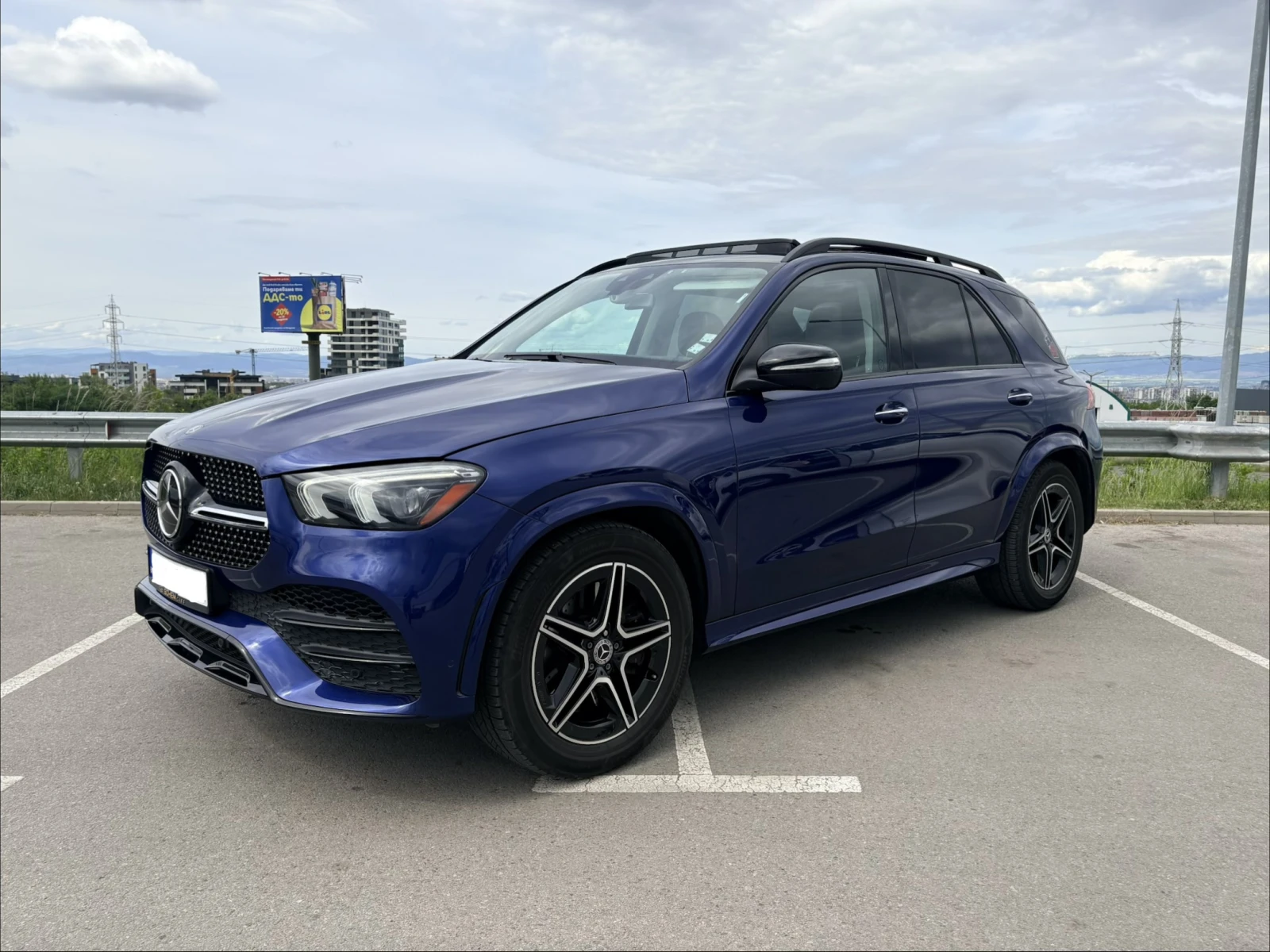 Mercedes-Benz GLE 450 AMG Line, Night Pack, Burm, Head-up, 4M, снимка 2 - Автомобили и джипове - 54615046