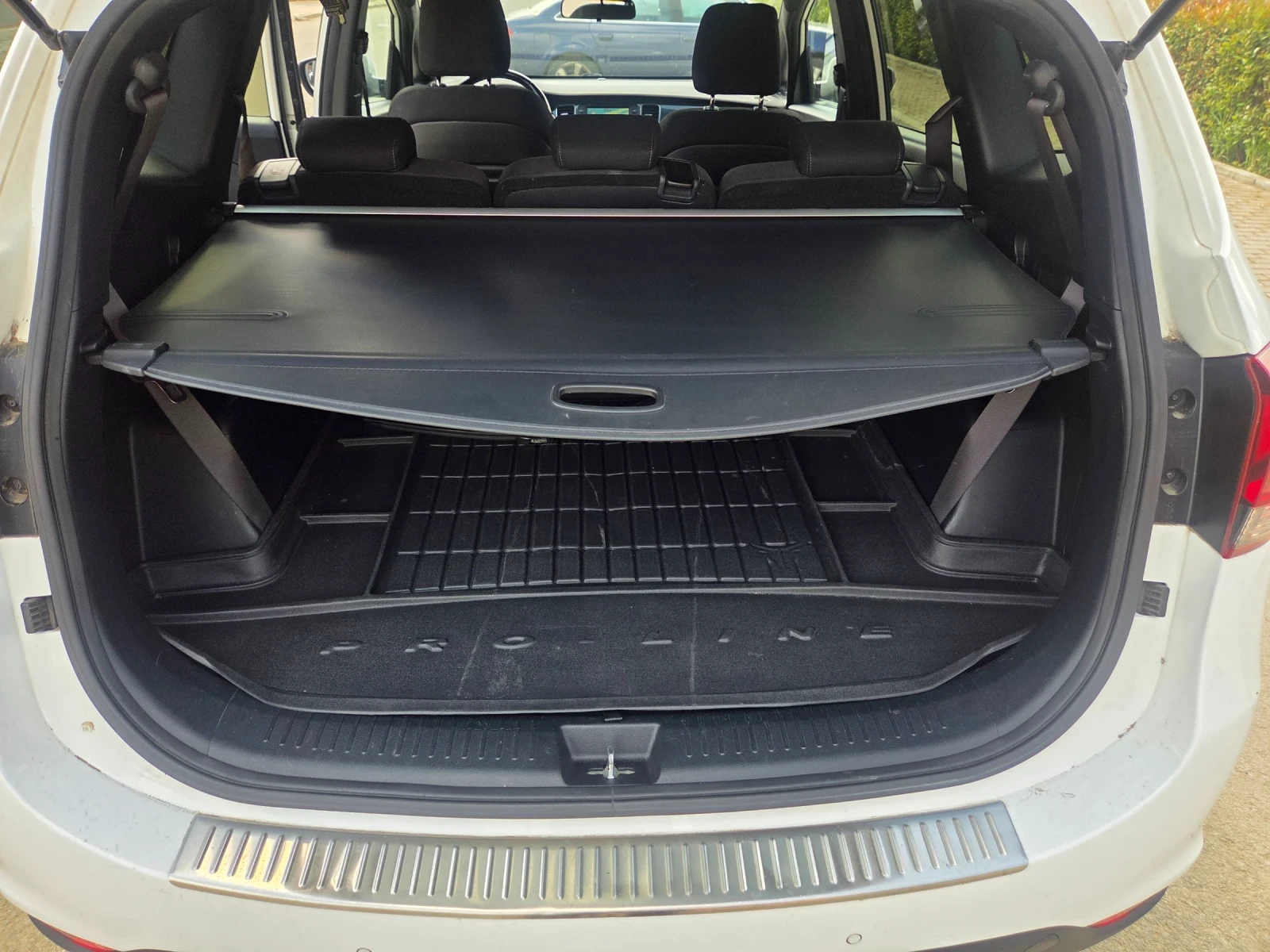 Kia Carens 1.7 CRDI , снимка 9 - Автомобили и джипове - 54728788