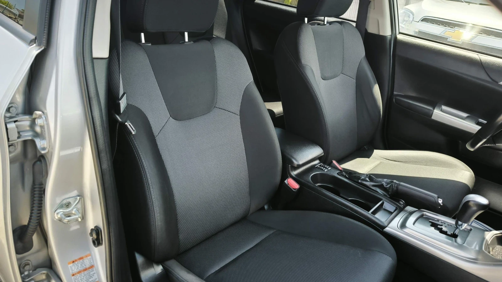Subaru Impreza 2.0i automatic , снимка 8 - Автомобили и джипове - 54762535