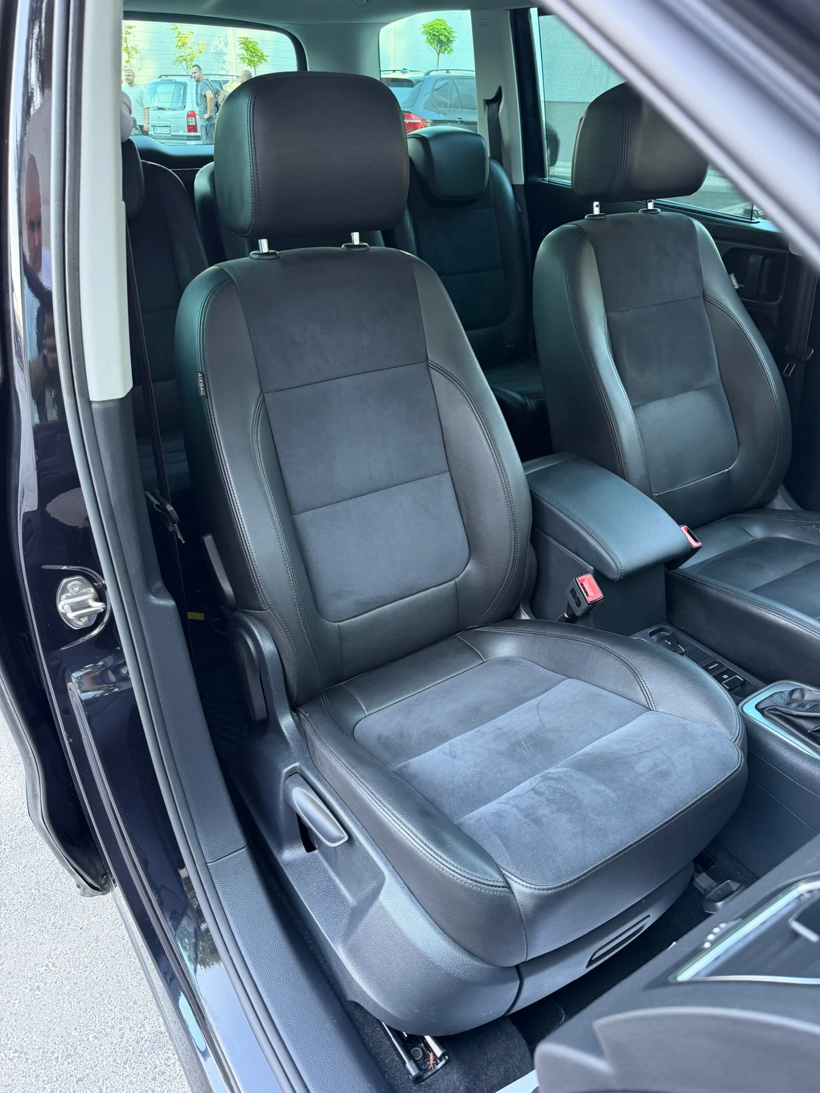 Seat Alhambra 2.0TDi 140к.с DSG Навигация Камера, снимка 12 - Автомобили и джипове - 55068110