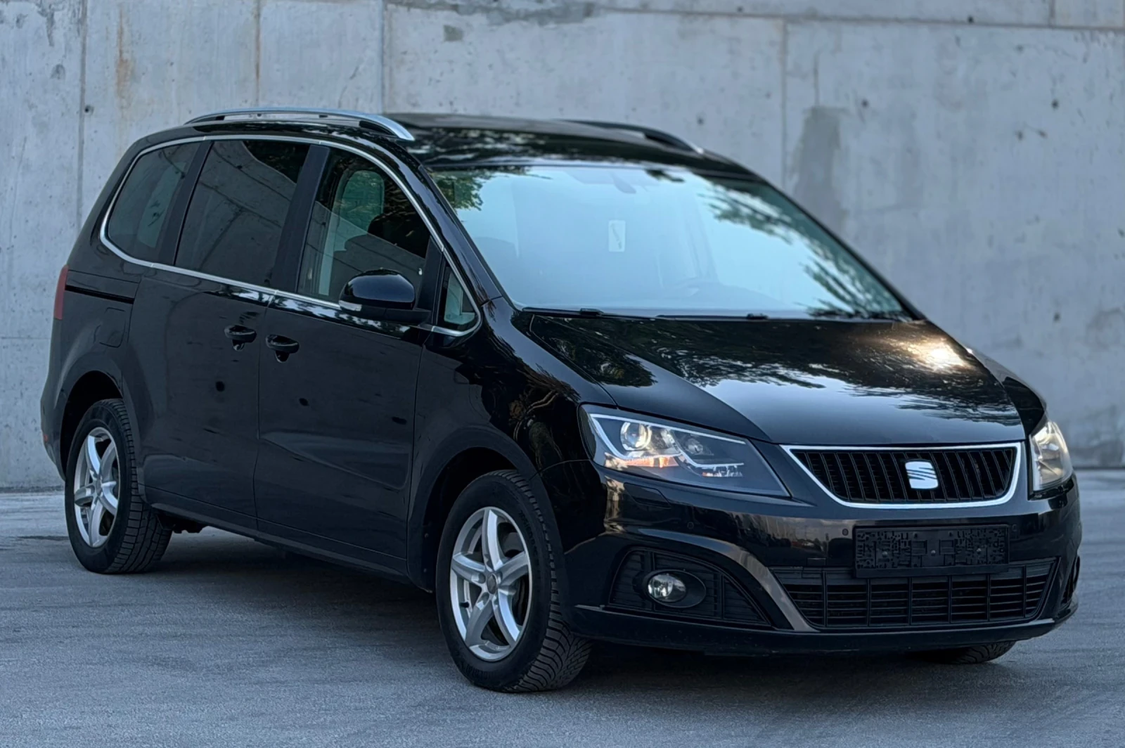 Seat Alhambra 2.0TDi 140к.с DSG Навигация Камера, снимка 3 - Автомобили и джипове - 55068110