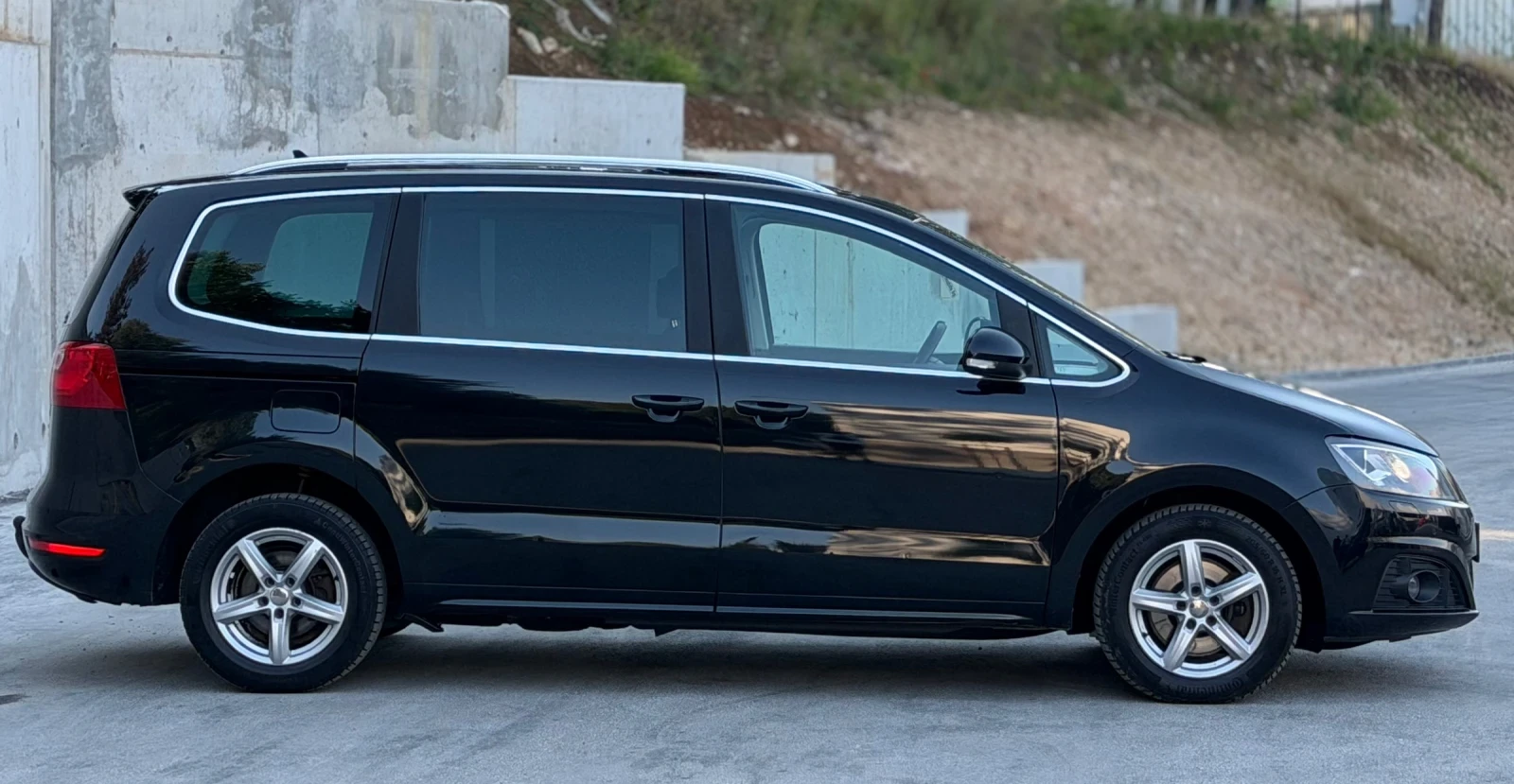 Seat Alhambra 2.0TDi 140к.с DSG Навигация Камера, снимка 7 - Автомобили и джипове - 55068110